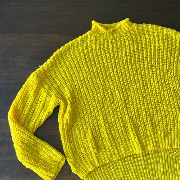Yellow Sweater - Picture 1 of 3
